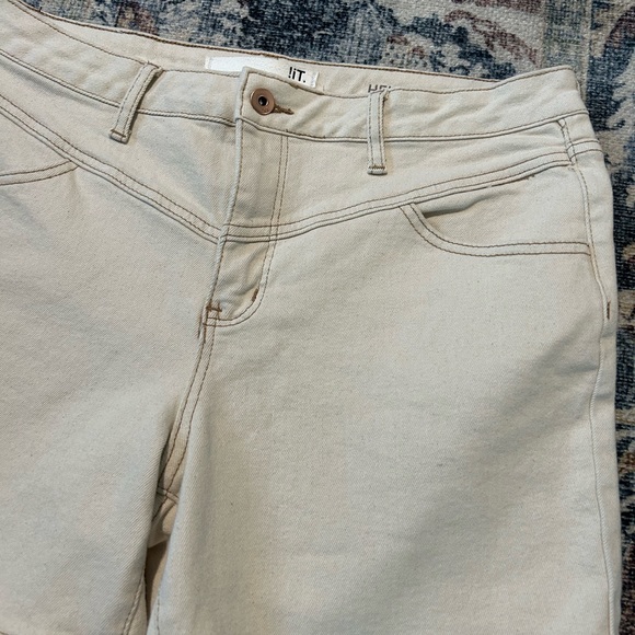 !iT “Helena” High Rise Shorts - Picture 3 of 6